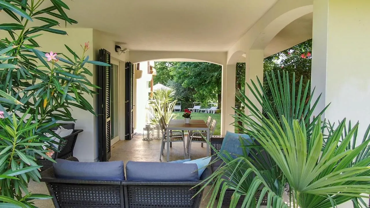 Italia Living Villa Padenghe sul Garda 0*,  Italy