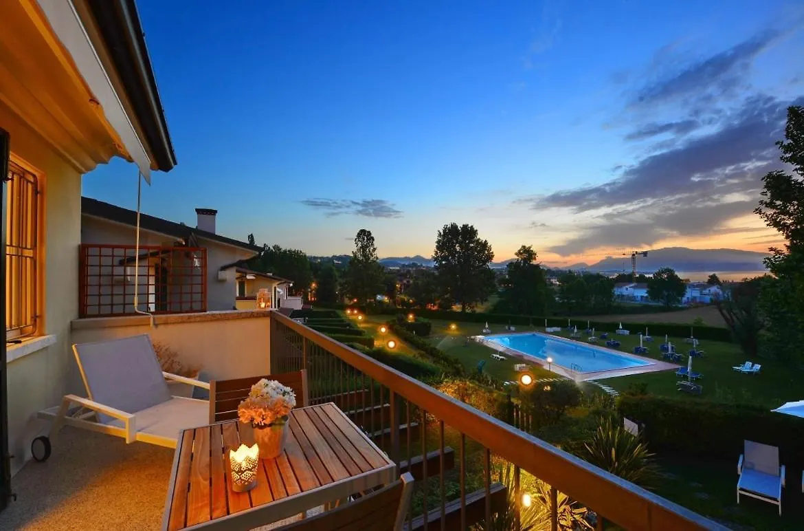 Italia Living Villa Padenghe sul Garda Italy