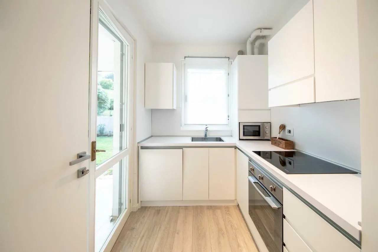 Italia Living Villa Padenghe sul Garda 0*,